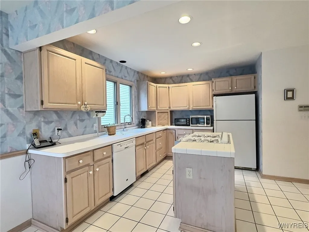 8 Eagles Trce, Amherst, New York 14221, Amherst, New York 14221, 3 Bedrooms Bedrooms, 6 Rooms Rooms,2 BathroomsBathrooms,Residential,Closed,8 Eagles Trce, Amherst, New York 14221,0,B1599536