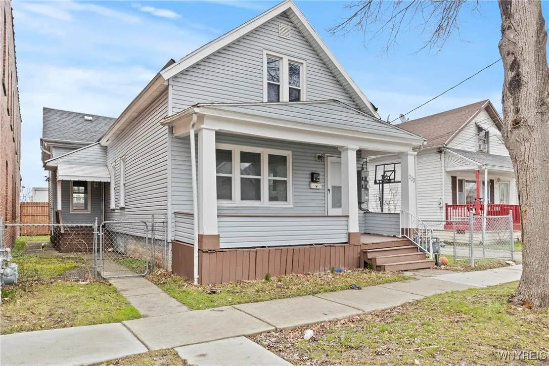 270 East Street, Buffalo, New York 14207, Buffalo, New York 14207, 4 Bedrooms Bedrooms, ,2 BathroomsBathrooms,Residential,Closed,270 East Street, Buffalo, New York 14207,0,B1599626