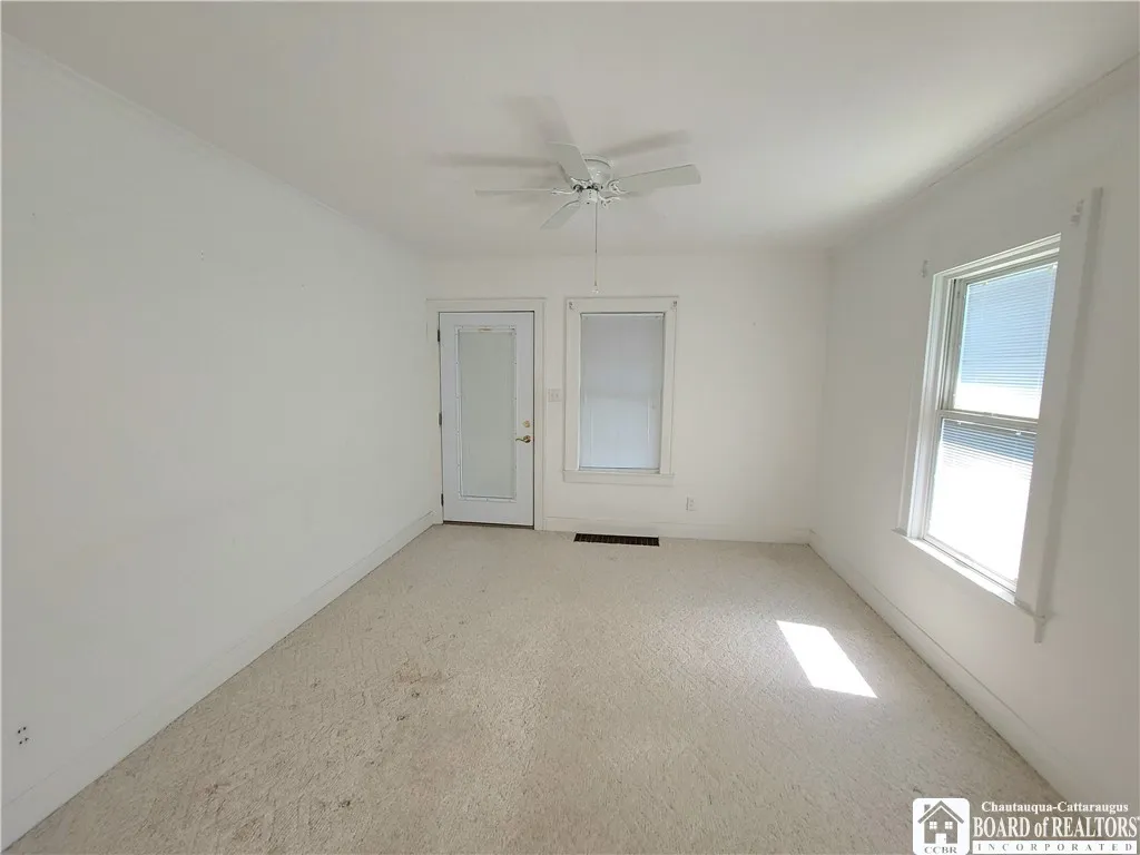 18 Ivy Street, Jamestown, New York 14701, Jamestown, New York 14701, 3 Bedrooms Bedrooms, 7 Rooms Rooms,1 BathroomBathrooms,Residential,Closed,18 Ivy Street, Jamestown, New York 14701,R1599478