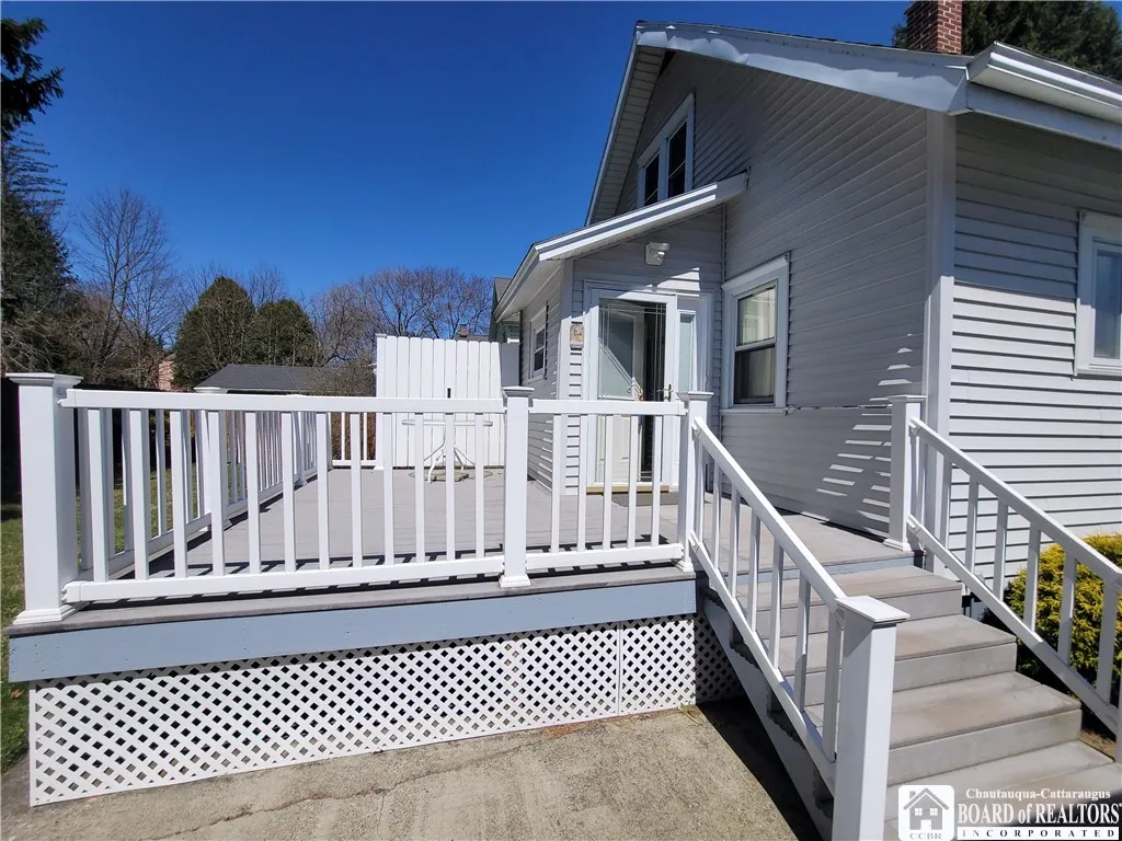 18 Ivy Street, Jamestown, New York 14701, Jamestown, New York 14701, 3 Bedrooms Bedrooms, 7 Rooms Rooms,1 BathroomBathrooms,Residential,Closed,18 Ivy Street, Jamestown, New York 14701,R1599478