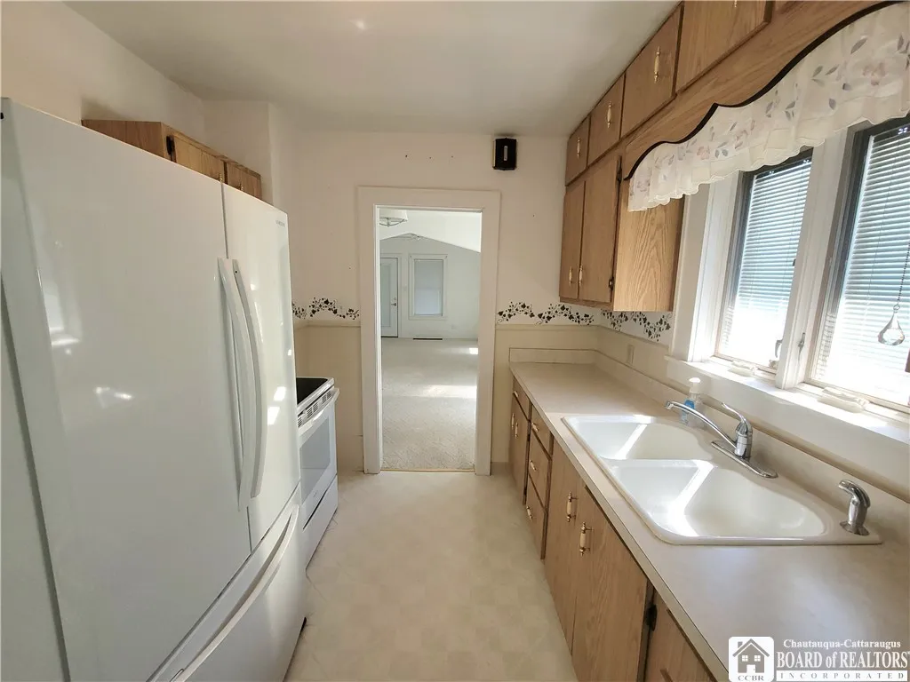 18 Ivy Street, Jamestown, New York 14701, Jamestown, New York 14701, 3 Bedrooms Bedrooms, 7 Rooms Rooms,1 BathroomBathrooms,Residential,Closed,18 Ivy Street, Jamestown, New York 14701,R1599478
