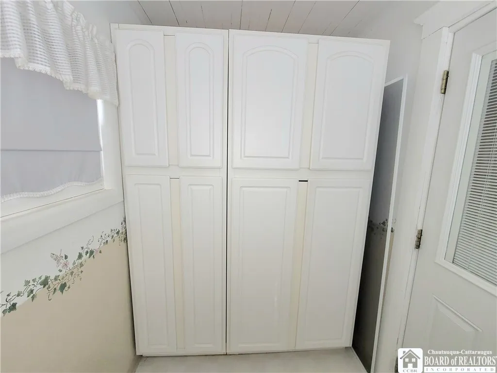 18 Ivy Street, Jamestown, New York 14701, Jamestown, New York 14701, 3 Bedrooms Bedrooms, 7 Rooms Rooms,1 BathroomBathrooms,Residential,Closed,18 Ivy Street, Jamestown, New York 14701,R1599478