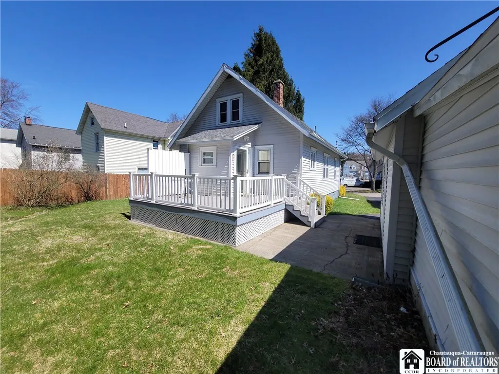 18 Ivy Street, Jamestown, New York 14701, Jamestown, New York 14701, 3 Bedrooms Bedrooms, 7 Rooms Rooms,1 BathroomBathrooms,Residential,Closed,18 Ivy Street, Jamestown, New York 14701,R1599478