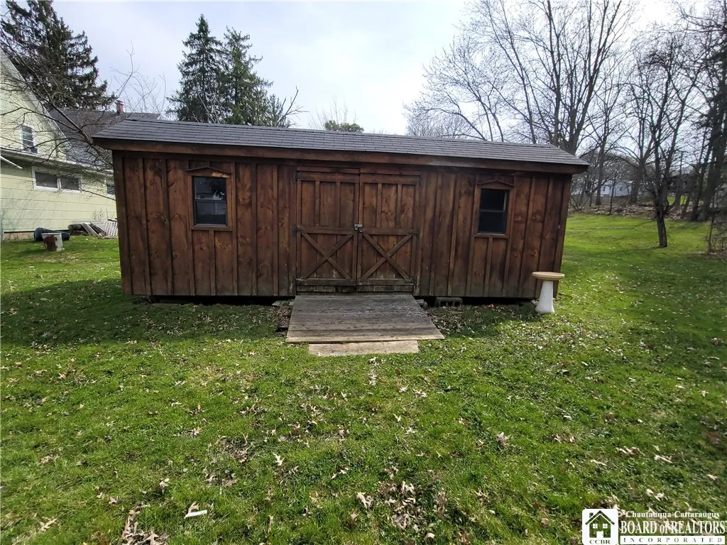 18 Ivy Street, Jamestown, New York 14701, Jamestown, New York 14701, 3 Bedrooms Bedrooms, 7 Rooms Rooms,1 BathroomBathrooms,Residential,Closed,18 Ivy Street, Jamestown, New York 14701,R1599478