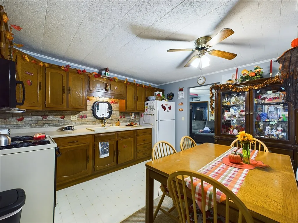 159 Washington Street, Auburn, New York 13021, Auburn, New York 13021, ,Commercial Sale,For Sale,159 Washington Street, Auburn, New York 13021,R1599680