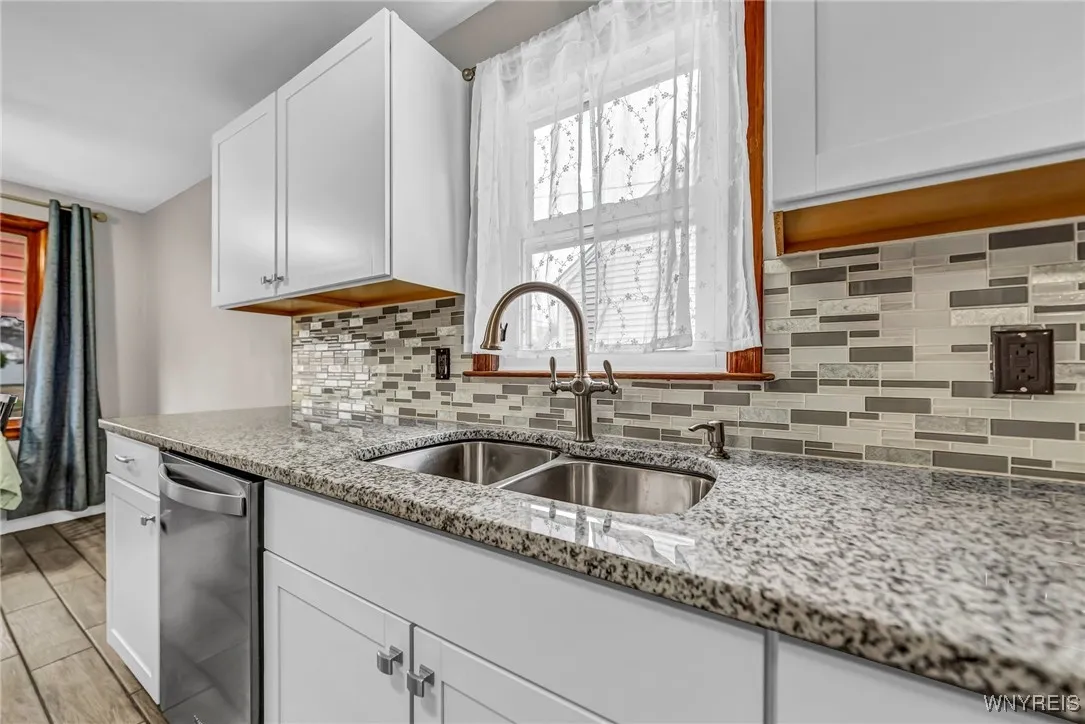 4086 Bailey Avenue, Amherst, New York 14226, Amherst, New York 14226, 4 Bedrooms Bedrooms, 6 Rooms Rooms,1 BathroomBathrooms,Residential,Closed,4086 Bailey Avenue, Amherst, New York 14226,0,B1599646