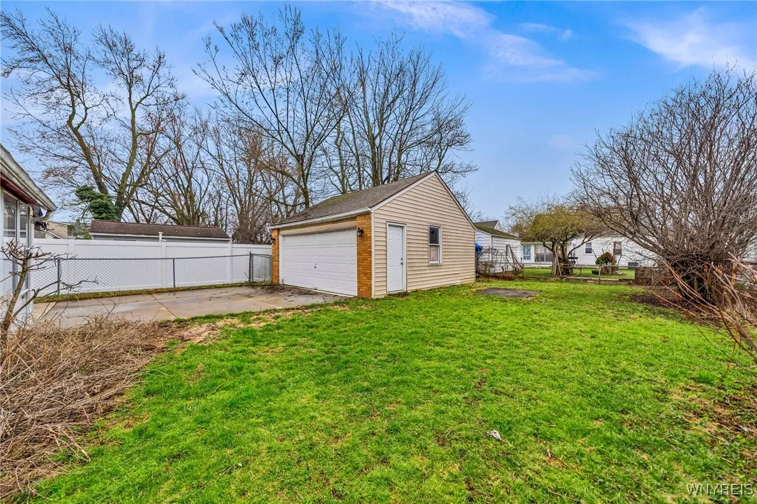 4086 Bailey Avenue, Amherst, New York 14226, Amherst, New York 14226, 4 Bedrooms Bedrooms, 6 Rooms Rooms,1 BathroomBathrooms,Residential,Closed,4086 Bailey Avenue, Amherst, New York 14226,0,B1599646