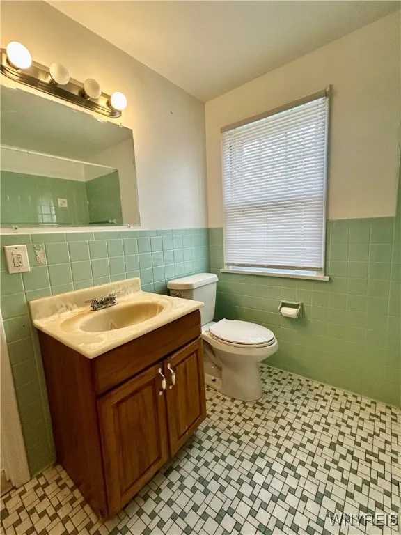 1665 Colvin Boulevard, Tonawanda-town, New York 14, Tonawanda, New York 14223, 4 Bedrooms Bedrooms, 7 Rooms Rooms,1 BathroomBathrooms,Residential,Closed,1665 Colvin Boulevard, Tonawanda-town, New York 14,0,B1599684