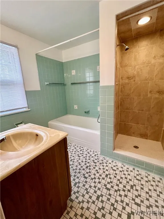 1665 Colvin Boulevard, Tonawanda-town, New York 14, Tonawanda, New York 14223, 4 Bedrooms Bedrooms, 7 Rooms Rooms,1 BathroomBathrooms,Residential,Closed,1665 Colvin Boulevard, Tonawanda-town, New York 14,0,B1599684