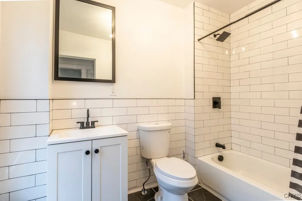 128 Richardson Avenue, Syracuse, New York 13205, Syracuse, New York 13205, 3 Bedrooms Bedrooms, 10 Rooms Rooms,2 BathroomsBathrooms,Residential,Closed,128 Richardson Avenue, Syracuse, New York 13205,0,S1599711