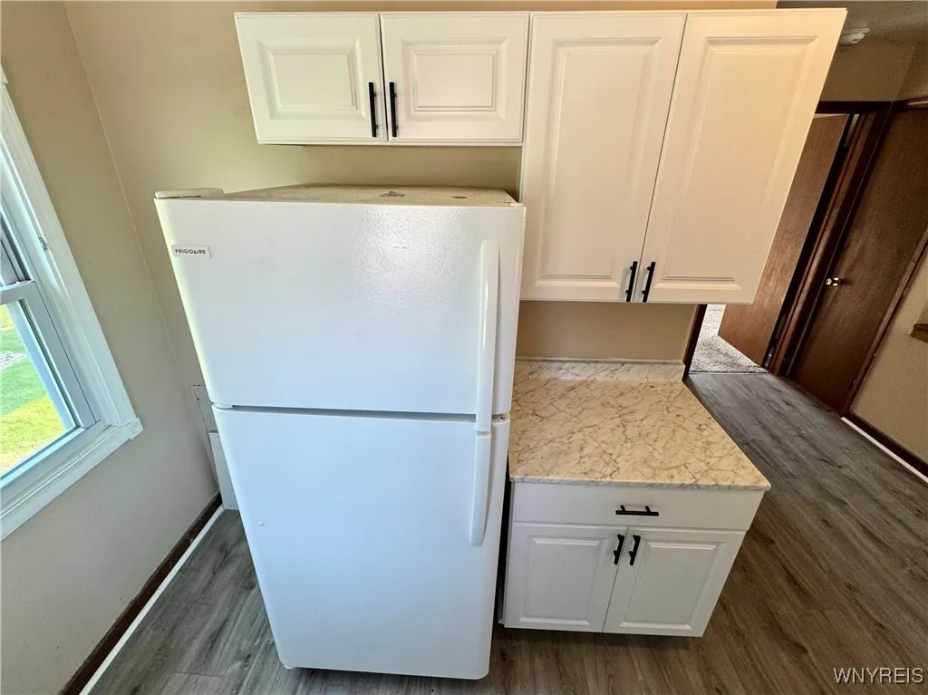 344 Clinton Street Upper, Lockport-city, New York, Lockport City, New York 14094, 1 Bedroom Bedrooms, 4 Rooms Rooms,1 BathroomBathrooms,Residential Lease,Closed,344 Clinton Street Upper, Lockport-city, New York ,B1599726