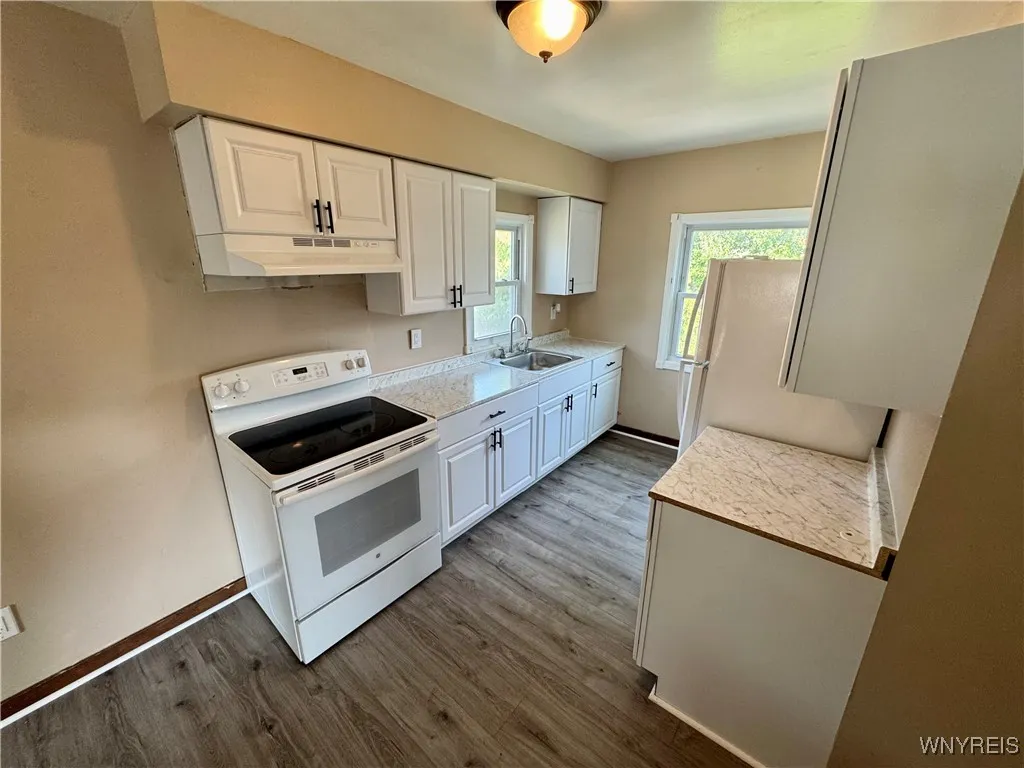 344 Clinton Street Upper, Lockport-city, New York, Lockport City, New York 14094, 1 Bedroom Bedrooms, 4 Rooms Rooms,1 BathroomBathrooms,Residential Lease,Closed,344 Clinton Street Upper, Lockport-city, New York ,B1599726