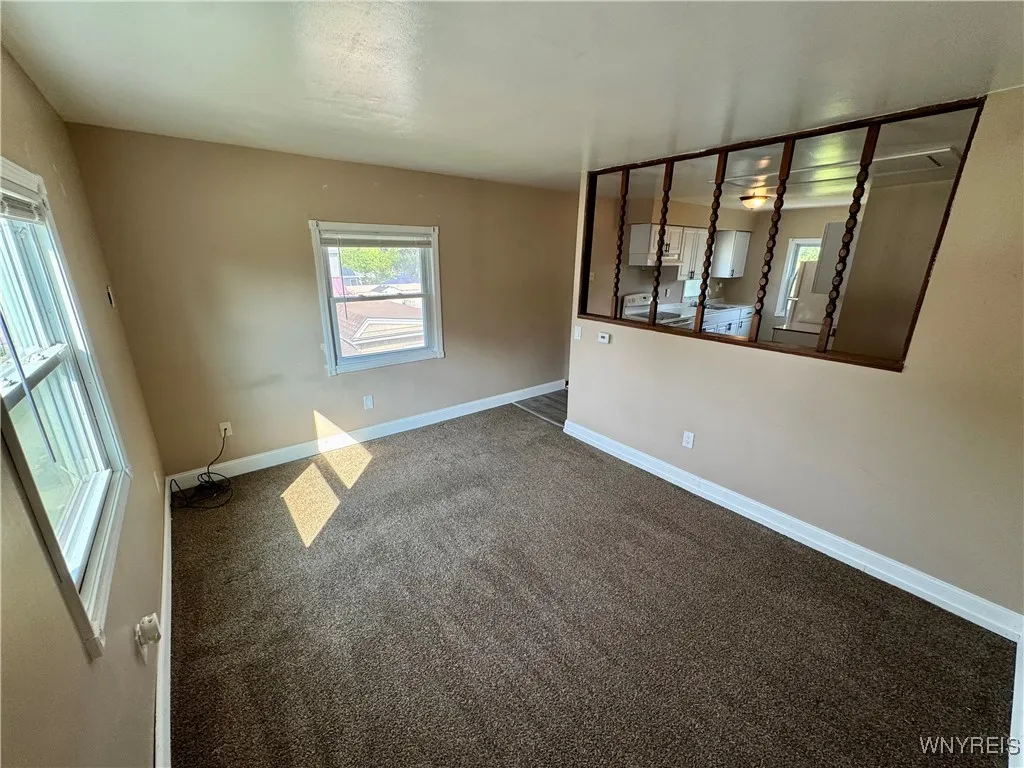 344 Clinton Street Upper, Lockport-city, New York, Lockport City, New York 14094, 1 Bedroom Bedrooms, 4 Rooms Rooms,1 BathroomBathrooms,Residential Lease,Closed,344 Clinton Street Upper, Lockport-city, New York ,B1599726