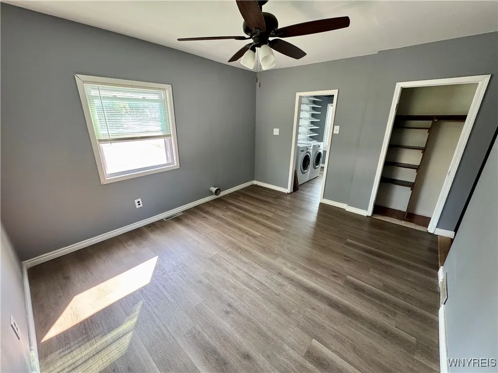 344 Clinton Street Lower, Lockport-city, New York, Lockport City, New York 14094, 1 Bedroom Bedrooms, 5 Rooms Rooms,1 BathroomBathrooms,Residential Lease,For Rent,344 Clinton Street Lower, Lockport-city, New York ,B1599729