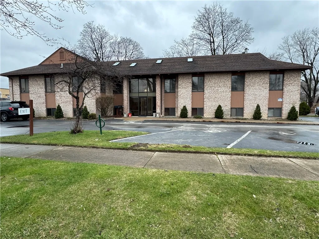 572 Titus Avenue, Irondequoit, New York 14617, Irondequoit, New York 14617, ,Commercial Lease,For Rent,572 Titus Avenue, Irondequoit, New York 14617,R1599174