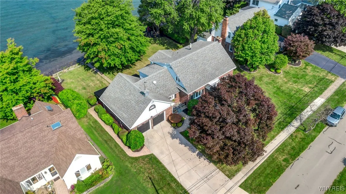 4900 Clifton Parkway, Hamburg, New York 14075, Hamburg, New York 14075, 4 Bedrooms Bedrooms, 12 Rooms Rooms,3 BathroomsBathrooms,Residential,Closed,4900 Clifton Parkway, Hamburg, New York 14075,0,B1599781