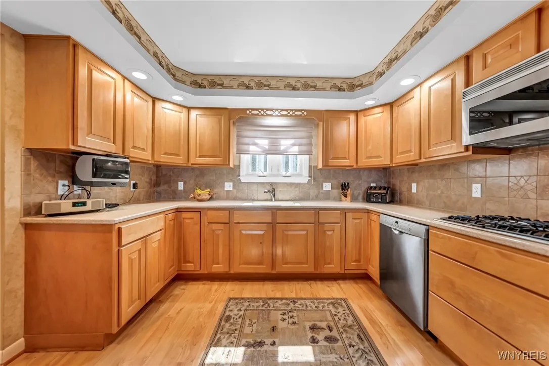 4900 Clifton Parkway, Hamburg, New York 14075, Hamburg, New York 14075, 4 Bedrooms Bedrooms, 12 Rooms Rooms,3 BathroomsBathrooms,Residential,Closed,4900 Clifton Parkway, Hamburg, New York 14075,0,B1599781