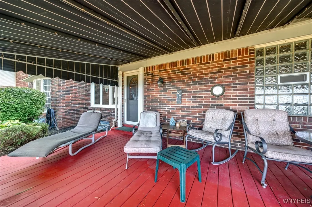 4900 Clifton Parkway, Hamburg, New York 14075, Hamburg, New York 14075, 4 Bedrooms Bedrooms, 12 Rooms Rooms,3 BathroomsBathrooms,Residential,Closed,4900 Clifton Parkway, Hamburg, New York 14075,0,B1599781