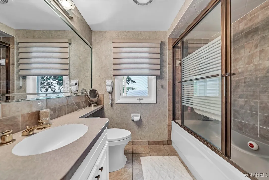 4900 Clifton Parkway, Hamburg, New York 14075, Hamburg, New York 14075, 4 Bedrooms Bedrooms, 12 Rooms Rooms,3 BathroomsBathrooms,Residential,Closed,4900 Clifton Parkway, Hamburg, New York 14075,0,B1599781