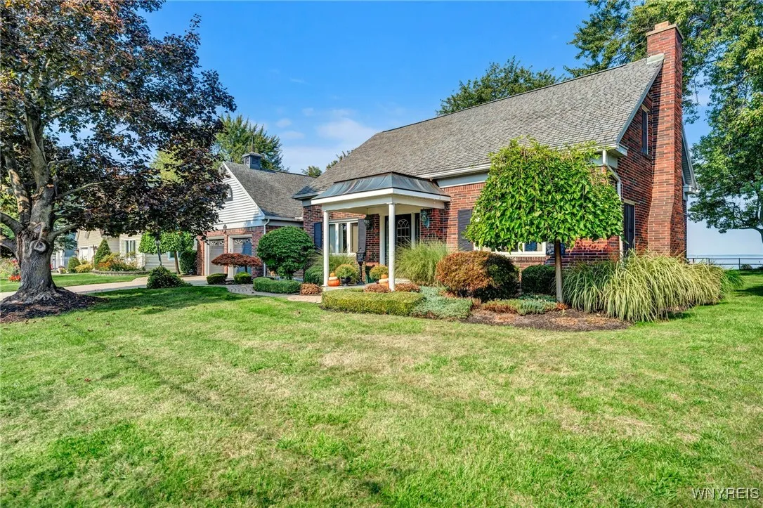 4900 Clifton Parkway, Hamburg, New York 14075, Hamburg, New York 14075, 4 Bedrooms Bedrooms, 12 Rooms Rooms,3 BathroomsBathrooms,Residential,Closed,4900 Clifton Parkway, Hamburg, New York 14075,0,B1599781