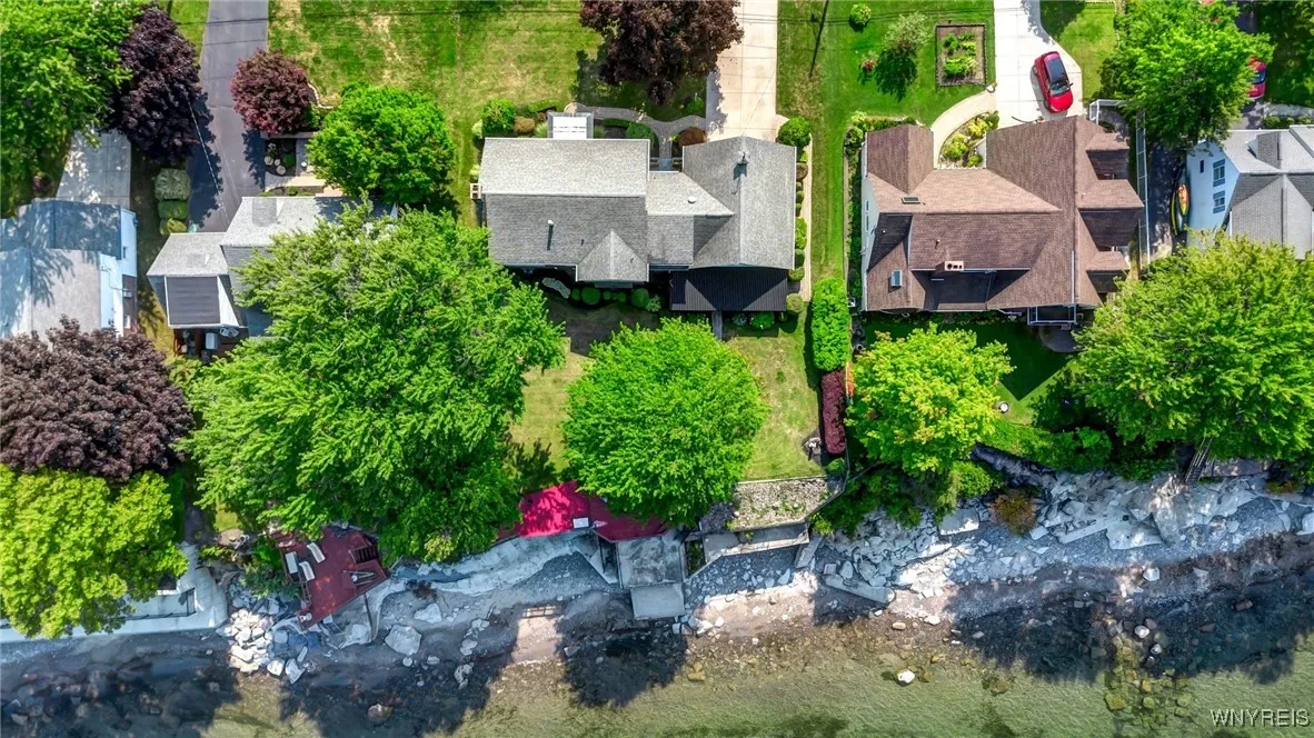 4900 Clifton Parkway, Hamburg, New York 14075, Hamburg, New York 14075, 4 Bedrooms Bedrooms, 12 Rooms Rooms,3 BathroomsBathrooms,Residential,Closed,4900 Clifton Parkway, Hamburg, New York 14075,0,B1599781
