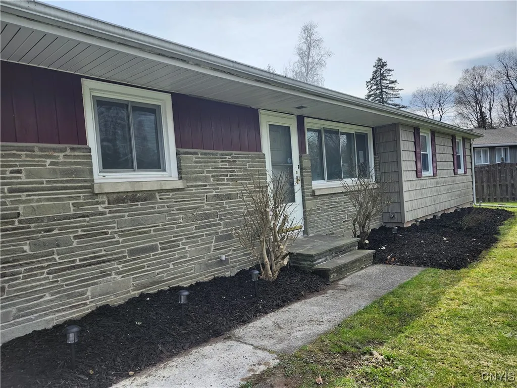 24 Memory Lane, Clay, New York 13212, Clay, New York 13212, 4 Bedrooms Bedrooms, 6 Rooms Rooms,2 BathroomsBathrooms,Residential,Closed,24 Memory Lane, Clay, New York 13212,0,S1599848