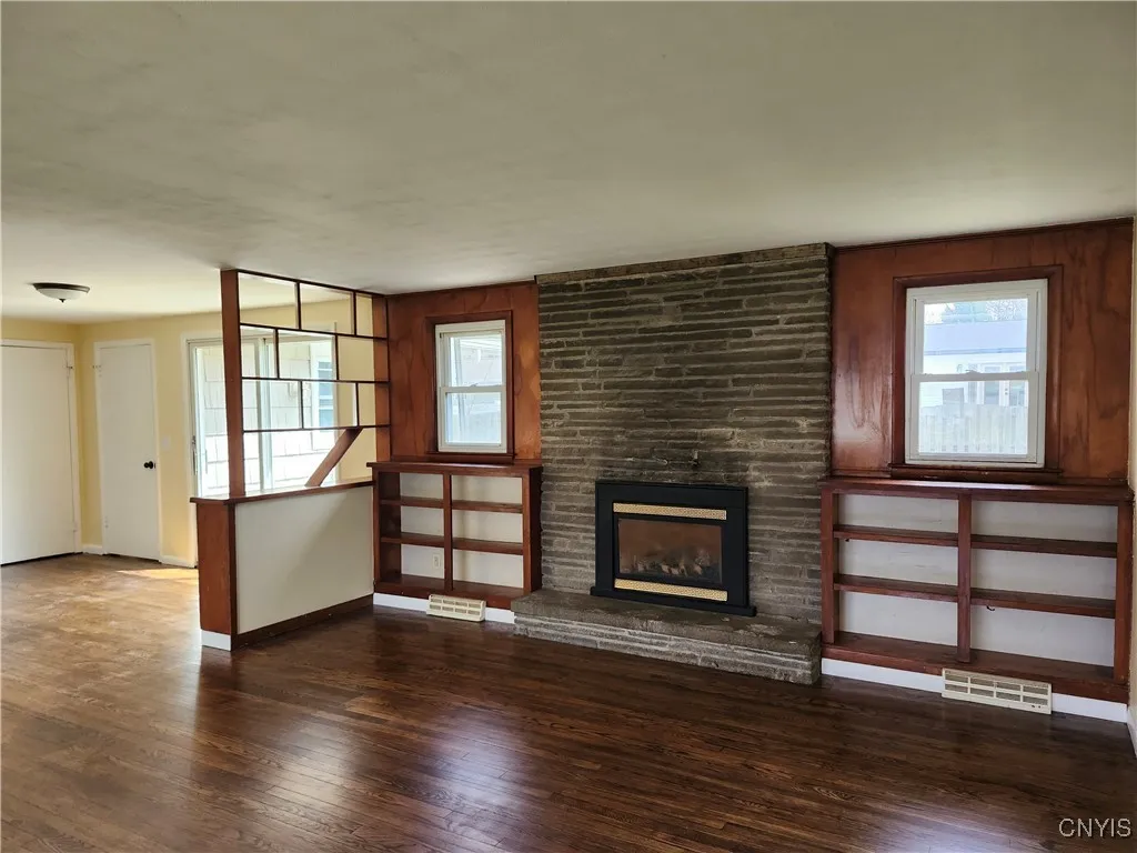 24 Memory Lane, Clay, New York 13212, Clay, New York 13212, 4 Bedrooms Bedrooms, 6 Rooms Rooms,2 BathroomsBathrooms,Residential,Closed,24 Memory Lane, Clay, New York 13212,0,S1599848