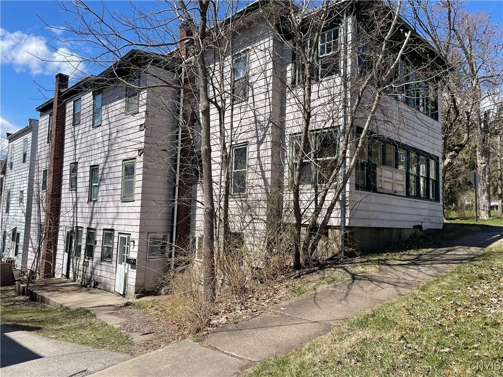 40 North William Street, Little Falls-city, New Yo, Little Falls City, New York 13365, 7 Bedrooms Bedrooms, ,4 BathroomsBathrooms,Residential,Closed,40 North William Street, Little Falls-city, New Yo,0,S1599875