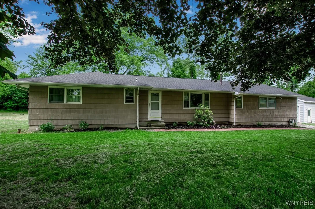 6078 Versailles Road, Hamburg, New York 14085, Hamburg, New York 14085, 3 Bedrooms Bedrooms, 6 Rooms Rooms,1 BathroomBathrooms,Residential,Closed,6078 Versailles Road, Hamburg, New York 14085,0,B1599751