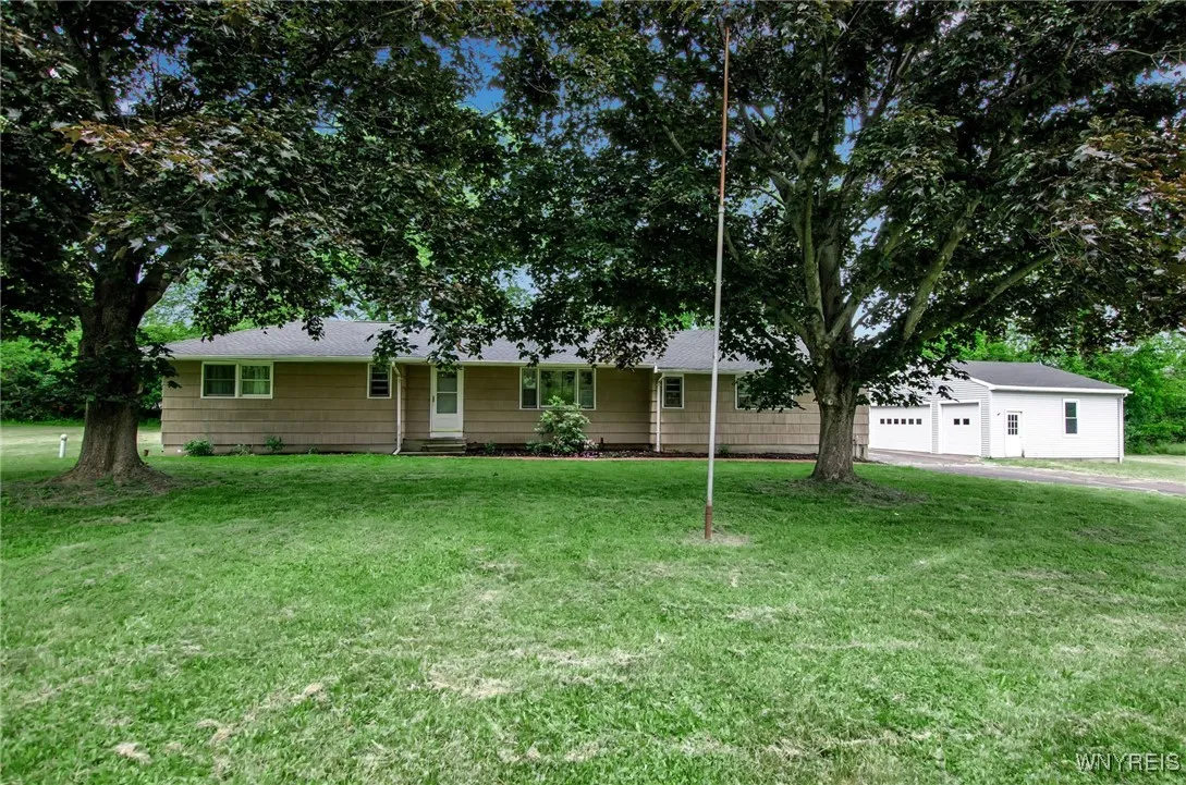 6078 Versailles Road, Hamburg, New York 14085, Hamburg, New York 14085, 3 Bedrooms Bedrooms, 6 Rooms Rooms,1 BathroomBathrooms,Residential,Closed,6078 Versailles Road, Hamburg, New York 14085,0,B1599751