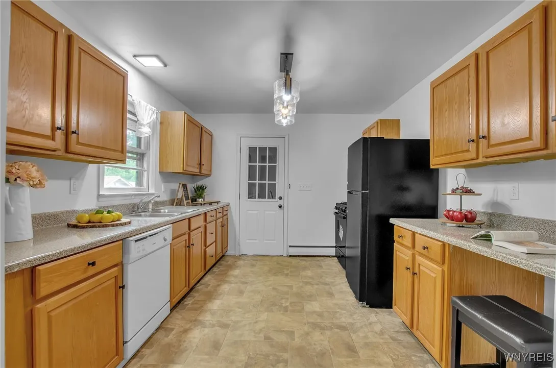 6078 Versailles Road, Hamburg, New York 14085, Hamburg, New York 14085, 3 Bedrooms Bedrooms, 6 Rooms Rooms,1 BathroomBathrooms,Residential,Closed,6078 Versailles Road, Hamburg, New York 14085,0,B1599751