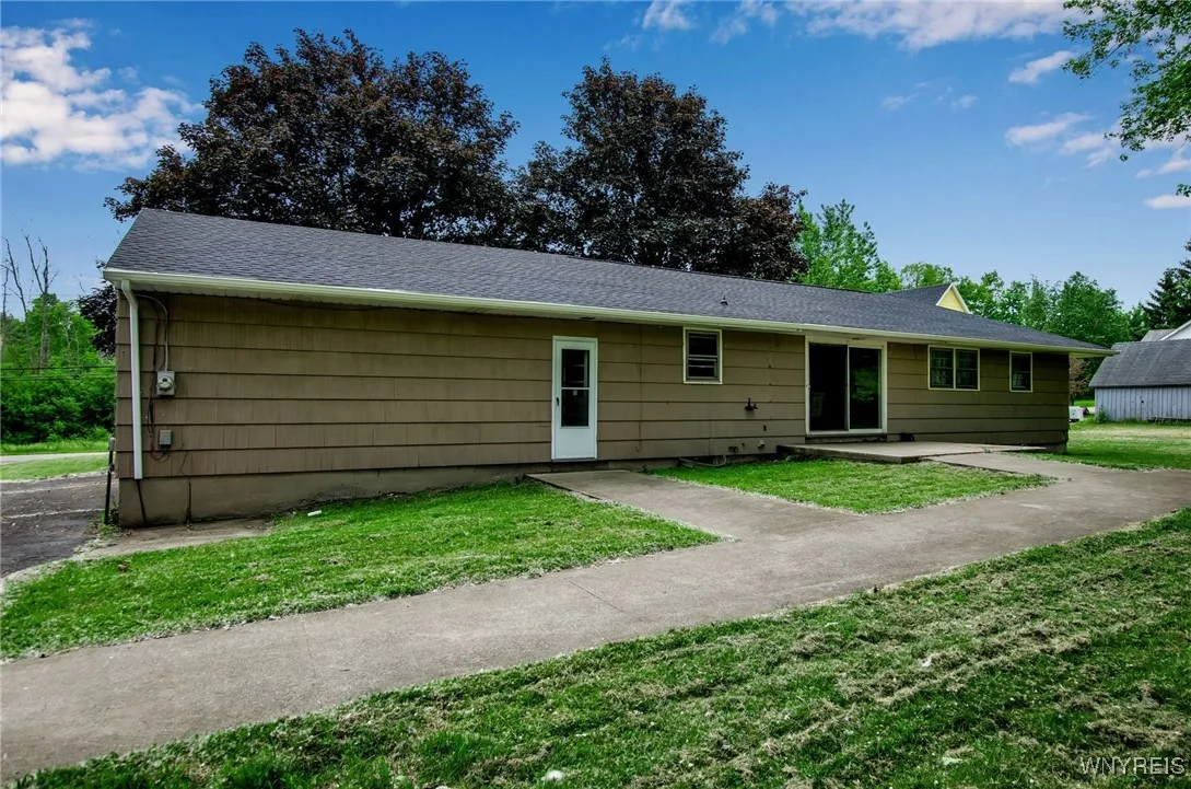 6078 Versailles Road, Hamburg, New York 14085, Hamburg, New York 14085, 3 Bedrooms Bedrooms, 6 Rooms Rooms,1 BathroomBathrooms,Residential,Closed,6078 Versailles Road, Hamburg, New York 14085,0,B1599751