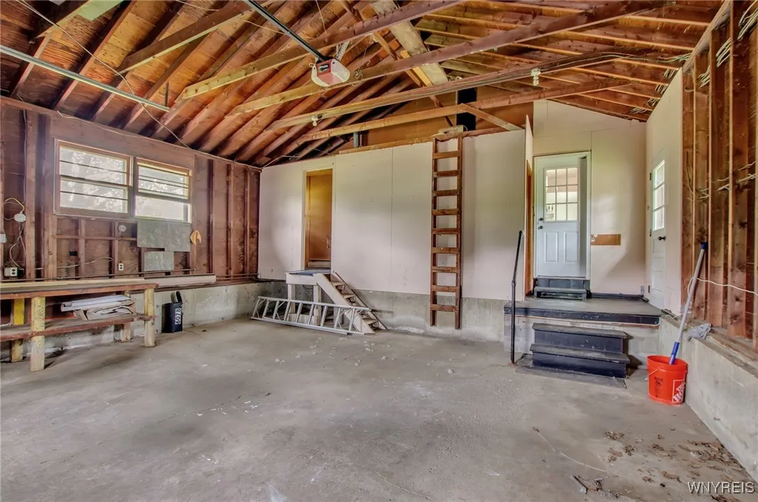 6078 Versailles Road, Hamburg, New York 14085, Hamburg, New York 14085, 3 Bedrooms Bedrooms, 6 Rooms Rooms,1 BathroomBathrooms,Residential,Closed,6078 Versailles Road, Hamburg, New York 14085,0,B1599751