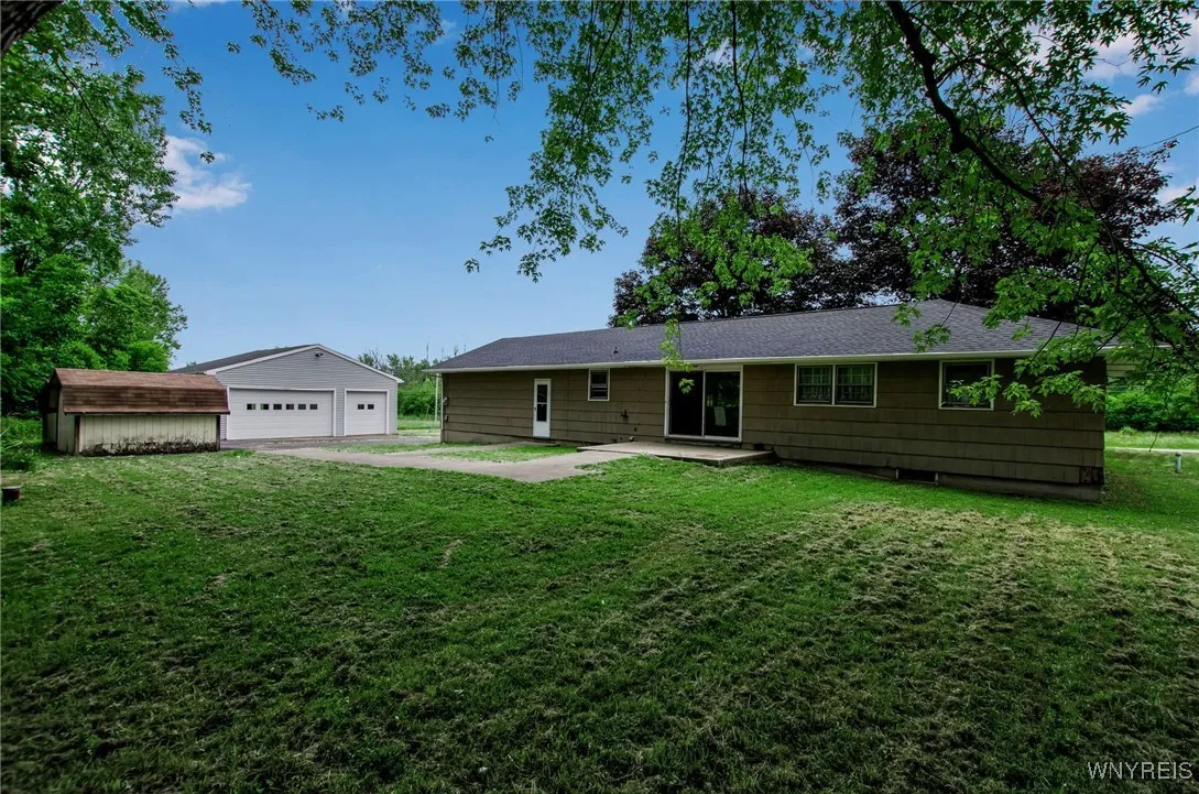 6078 Versailles Road, Hamburg, New York 14085, Hamburg, New York 14085, 3 Bedrooms Bedrooms, 6 Rooms Rooms,1 BathroomBathrooms,Residential,Closed,6078 Versailles Road, Hamburg, New York 14085,0,B1599751
