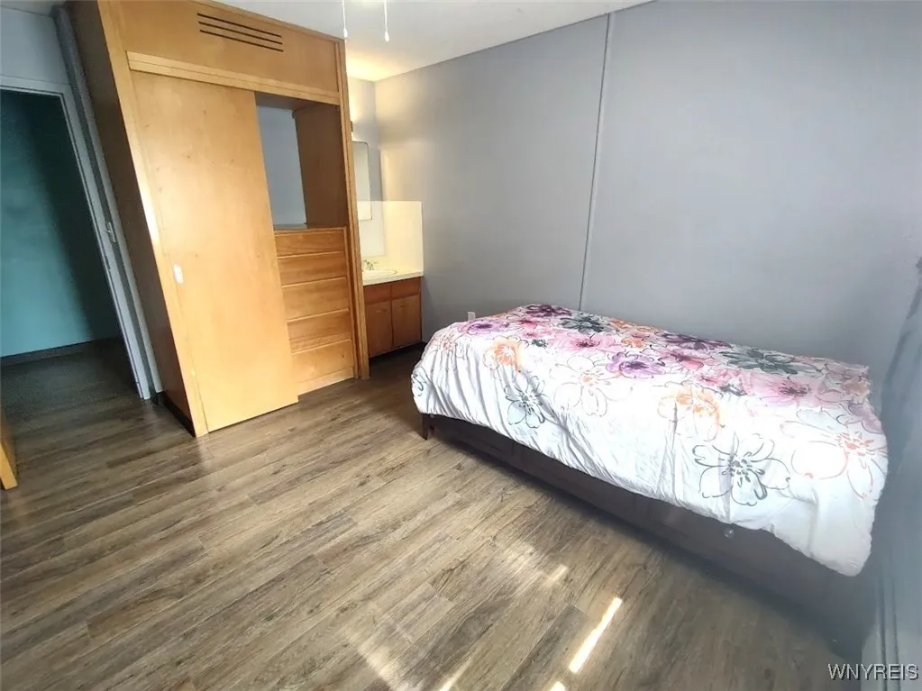 57 St John's Parkside Street, Buffalo, New York 14, Buffalo, New York 14210, 6 Bedrooms Bedrooms, 20 Rooms Rooms,2 BathroomsBathrooms,Residential,Closed,57 St John's Parkside Street, Buffalo, New York 14,0,B1599962