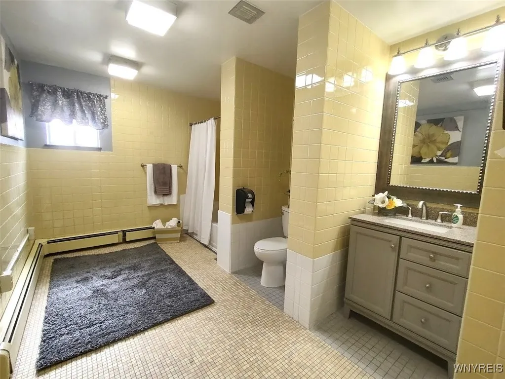 2nd floor full bath