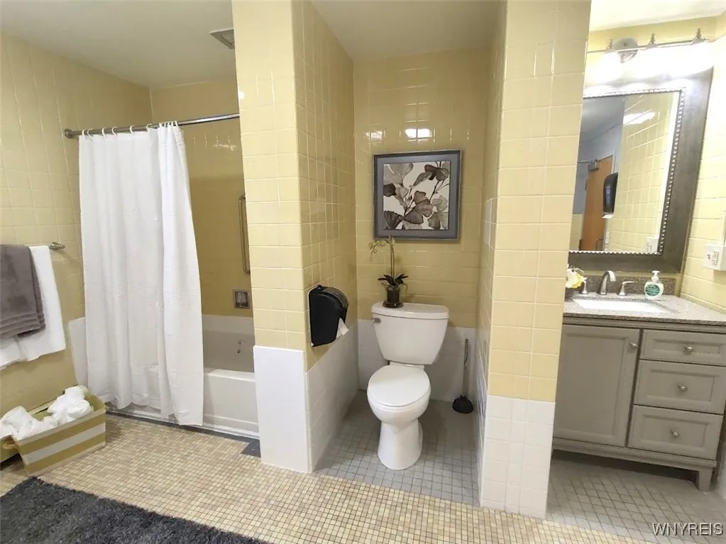 2nd floor full bath
