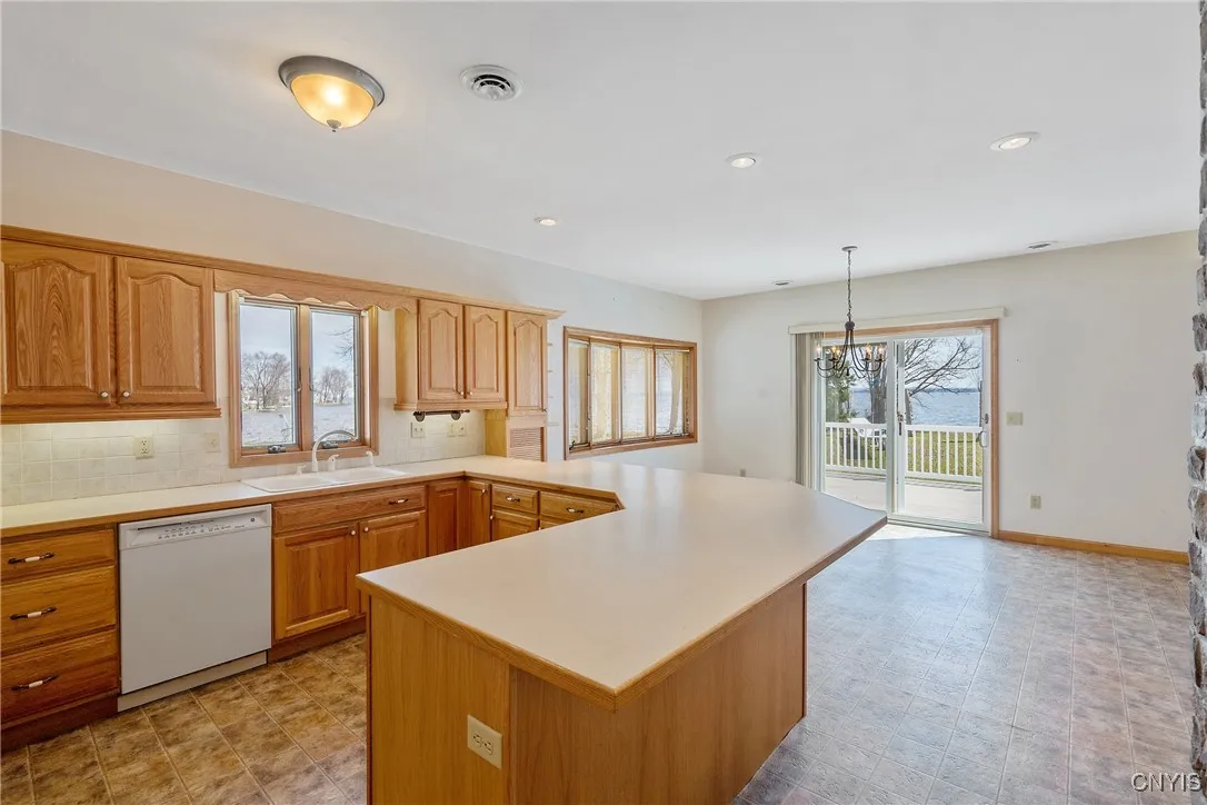 28 Wedgeworth Drive, West Monroe, New York 13167, West Monroe, New York 13167, 3 Bedrooms Bedrooms, 6 Rooms Rooms,2 BathroomsBathrooms,Residential,For Sale,28 Wedgeworth Drive, West Monroe, New York 13167,S1599750