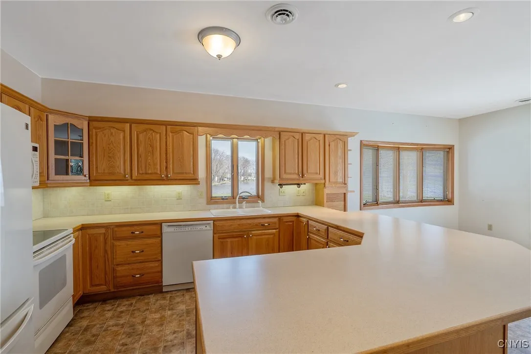 28 Wedgeworth Drive, West Monroe, New York 13167, West Monroe, New York 13167, 3 Bedrooms Bedrooms, 6 Rooms Rooms,2 BathroomsBathrooms,Residential,For Sale,28 Wedgeworth Drive, West Monroe, New York 13167,S1599750