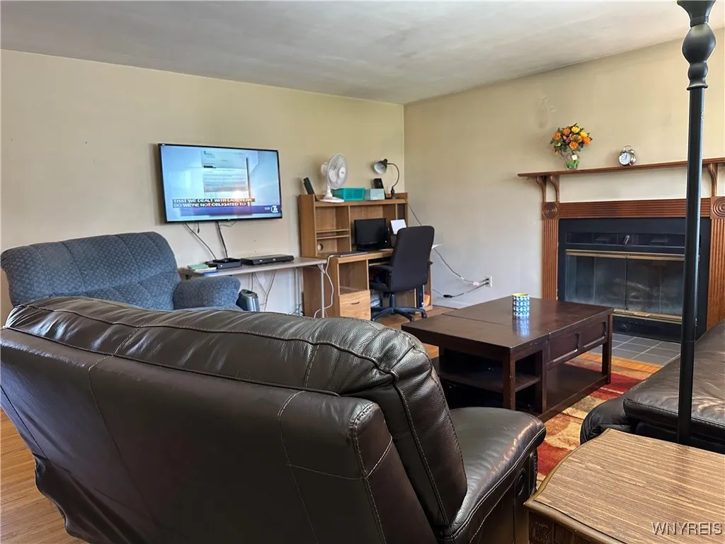Wall Mount for TV to remain
