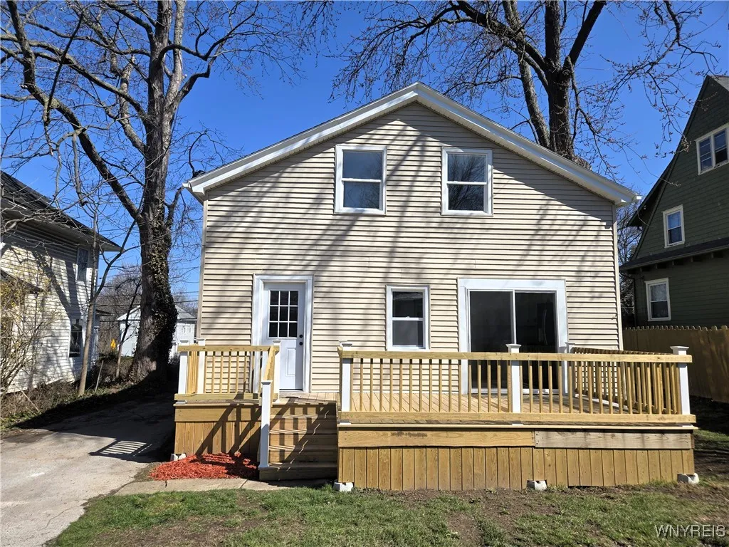 73 West Main Street, Leroy, New York 14482, Leroy, New York 14482, 4 Bedrooms Bedrooms, 12 Rooms Rooms,2 BathroomsBathrooms,Residential,For Sale,73 West Main Street, Leroy, New York 14482,0,B1600076
