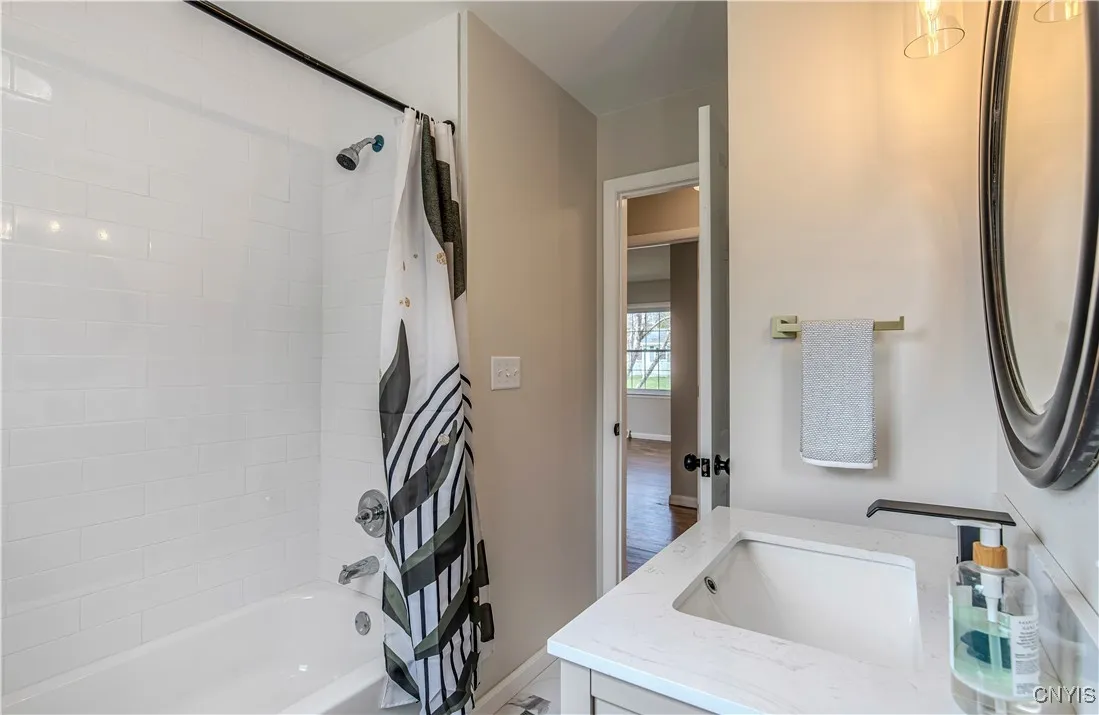 6 Kraft Drive, Deerfield, New York 13502, Deerfield, New York 13502, 4 Bedrooms Bedrooms, 8 Rooms Rooms,2 BathroomsBathrooms,Residential Lease,Closed,6 Kraft Drive, Deerfield, New York 13502,S1600053
