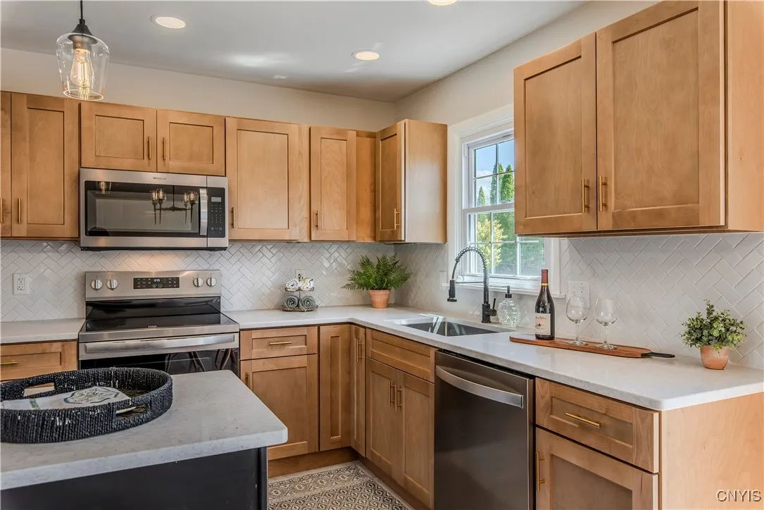 6 Kraft Drive, Deerfield, New York 13502, Deerfield, New York 13502, 4 Bedrooms Bedrooms, 8 Rooms Rooms,2 BathroomsBathrooms,Residential Lease,Closed,6 Kraft Drive, Deerfield, New York 13502,S1600053