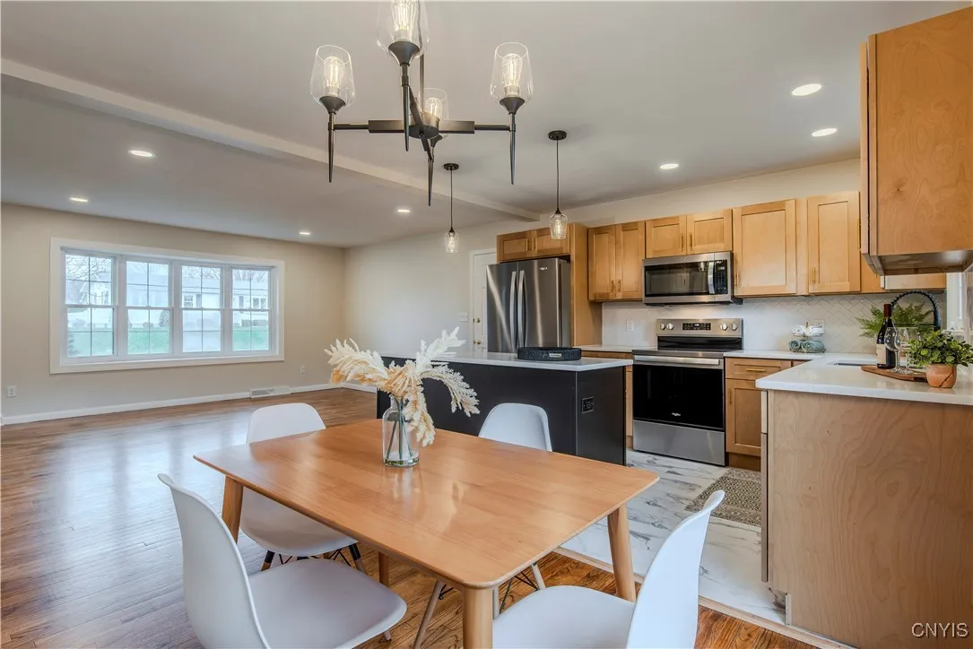 6 Kraft Drive, Deerfield, New York 13502, Deerfield, New York 13502, 4 Bedrooms Bedrooms, 8 Rooms Rooms,2 BathroomsBathrooms,Residential Lease,Closed,6 Kraft Drive, Deerfield, New York 13502,S1600053
