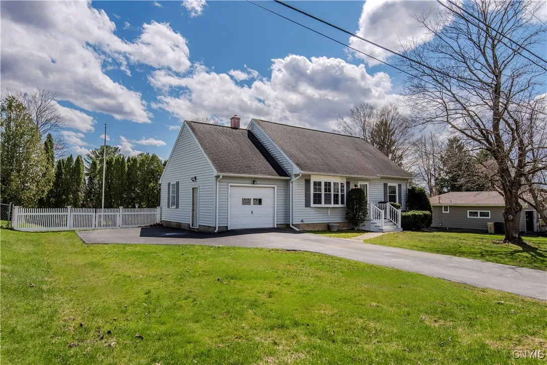 6 Kraft Drive, Deerfield, New York 13502, Deerfield, New York 13502, 4 Bedrooms Bedrooms, 8 Rooms Rooms,2 BathroomsBathrooms,Residential Lease,Closed,6 Kraft Drive, Deerfield, New York 13502,S1600053