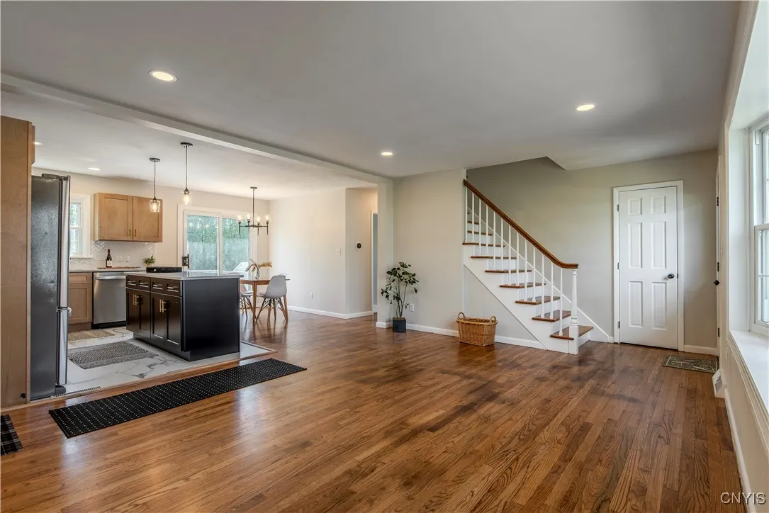 6 Kraft Drive, Deerfield, New York 13502, Deerfield, New York 13502, 4 Bedrooms Bedrooms, 8 Rooms Rooms,2 BathroomsBathrooms,Residential Lease,Closed,6 Kraft Drive, Deerfield, New York 13502,S1600053