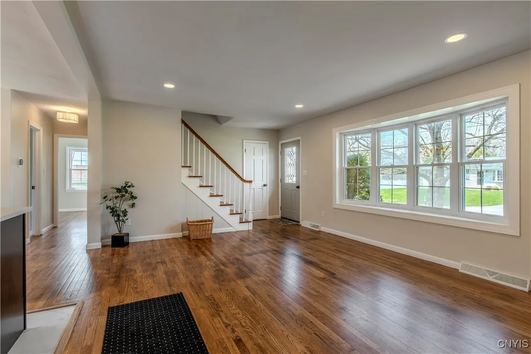 6 Kraft Drive, Deerfield, New York 13502, Deerfield, New York 13502, 4 Bedrooms Bedrooms, 8 Rooms Rooms,2 BathroomsBathrooms,Residential Lease,Closed,6 Kraft Drive, Deerfield, New York 13502,S1600053