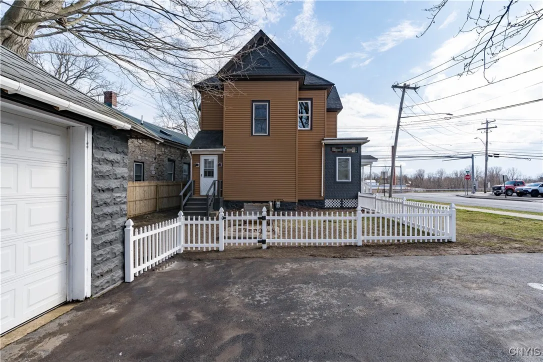 202 East Main Street, Brownville, New York 13615, Brownville, New York 13615, 4 Bedrooms Bedrooms, 12 Rooms Rooms,2 BathroomsBathrooms,Residential,Closed,202 East Main Street, Brownville, New York 13615,0,S1598610