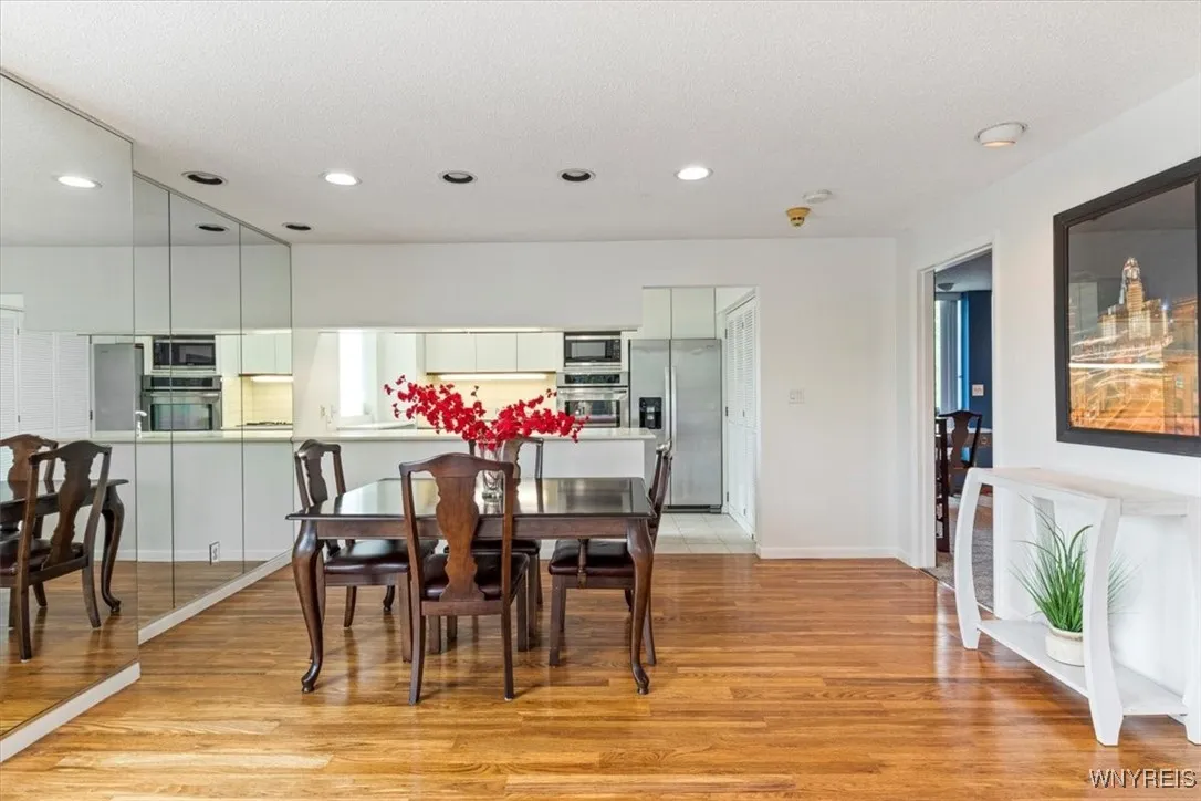 201 Admirals Walk Circle 201, Buffalo, New York 14, Buffalo, New York 14202, 1 Bedroom Bedrooms, 4 Rooms Rooms,2 BathroomsBathrooms,Residential,For Sale,201 Admirals Walk Circle 201, Buffalo, New York 14,B1597757