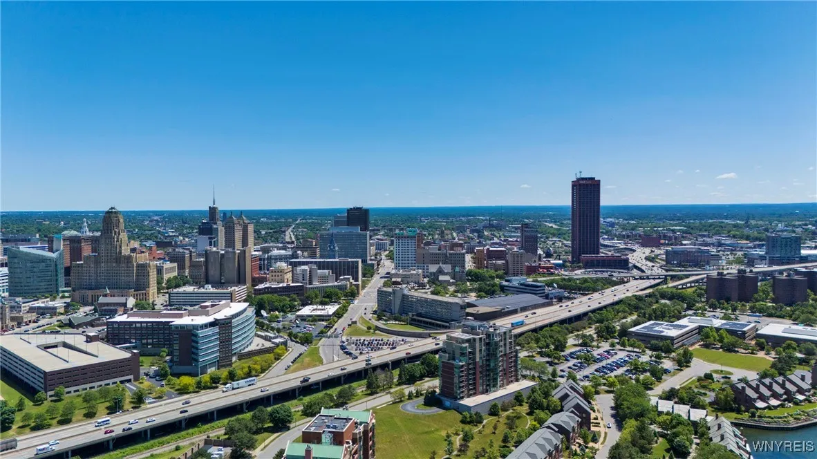 201 Admirals Walk Circle 201, Buffalo, New York 14, Buffalo, New York 14202, 1 Bedroom Bedrooms, 4 Rooms Rooms,2 BathroomsBathrooms,Residential,For Sale,201 Admirals Walk Circle 201, Buffalo, New York 14,B1597757